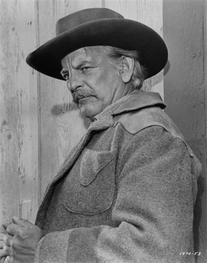 Denver Pyle Biography - Facts, Childhood, Family Life & Achievements