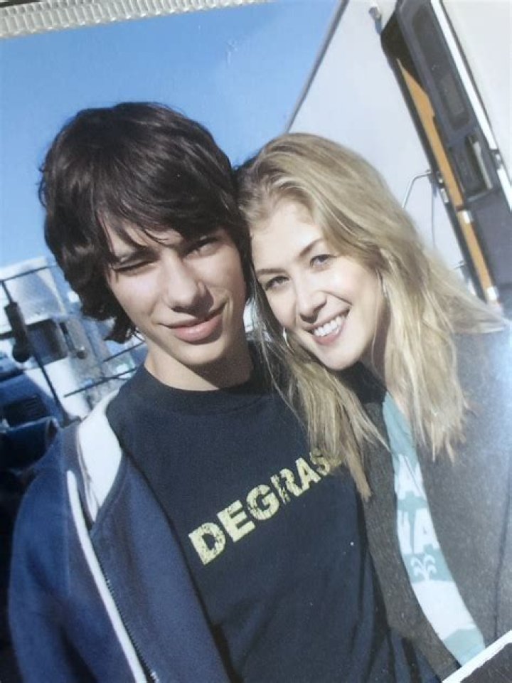 Devon Bostick: Girlfriend, net worth, tattoos, smoking & body facts