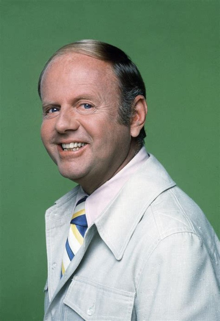 Dick Van Patten Biography - Facts, Childhood, Family Life & Achievements