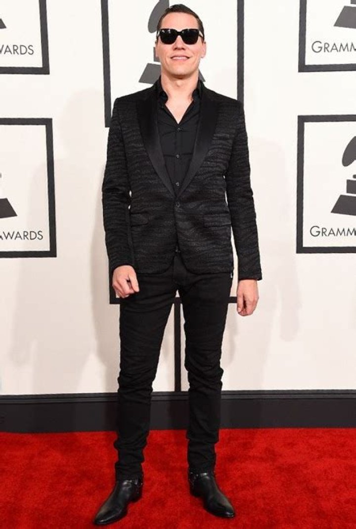 DJ Tiesto Height Weight Shoe Size Body Measurements Facts Family