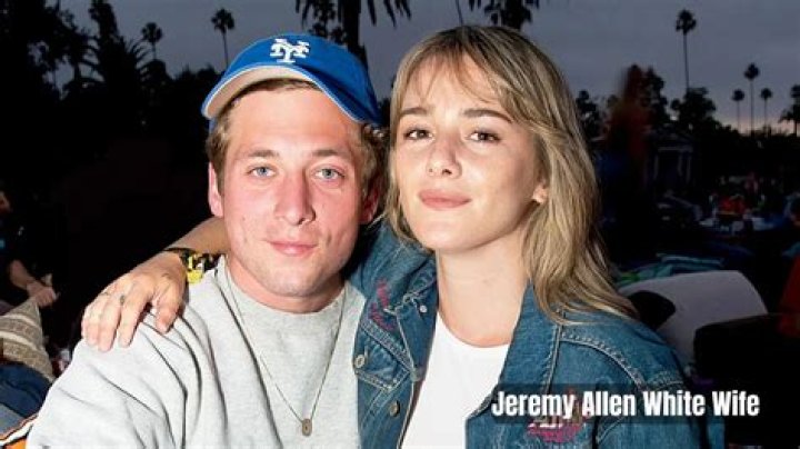 Do we know if Jeremy Allen White is gay?