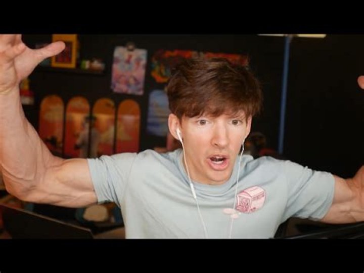 Does Albert Flamingo Have A Vlog Channel? – Celebrity