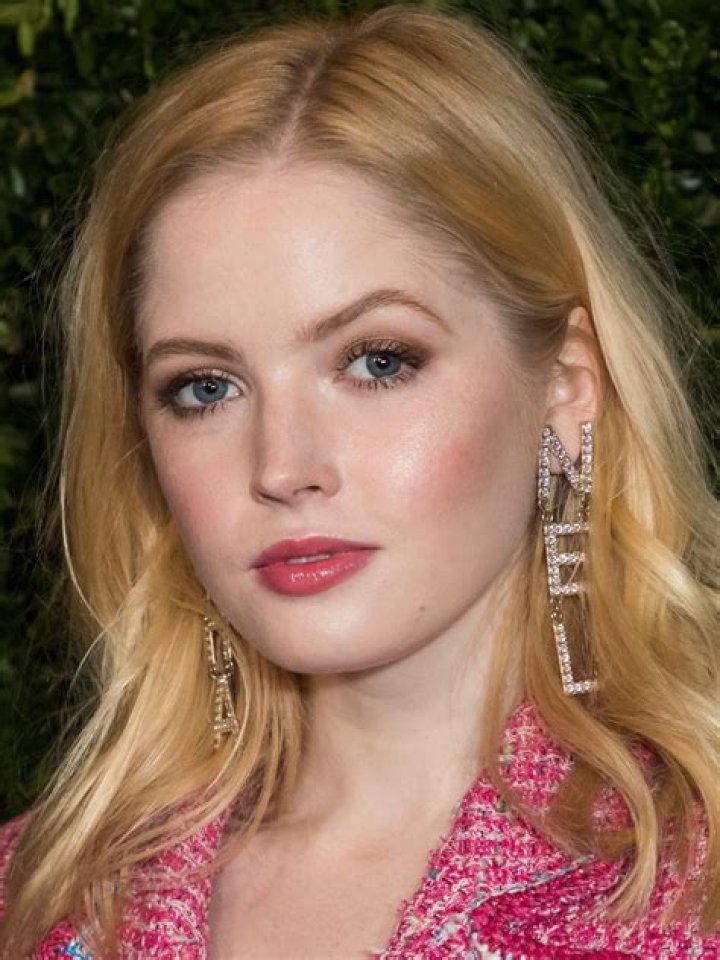 Ellie Bamber Wiki, Age, Boyfriend, Height, Net Worth, Parents & Biography
