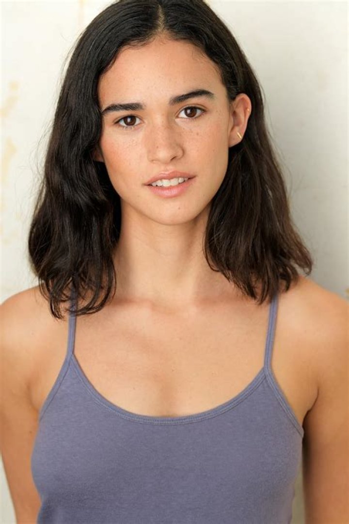 Emma Pasarow Archives - Celebrities: Wiki, Age, Height, Net Worth, Relationship