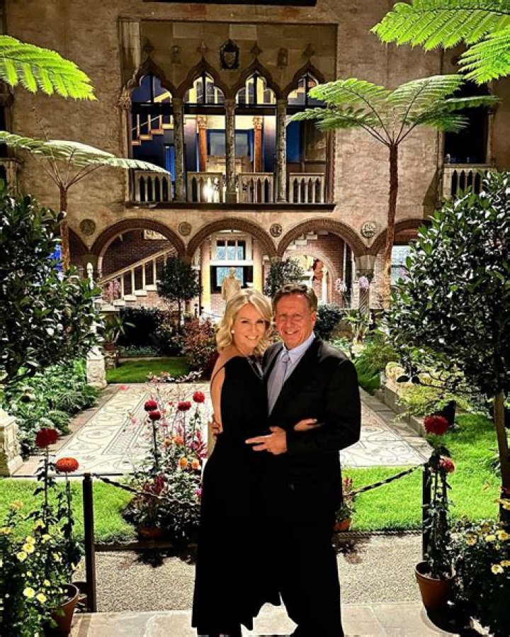 Engaged To Dr Todd Ellerin & Personal Life – Dr Jen Ashton Big Announcement Today