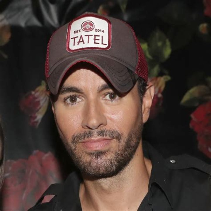 Enrique Iglesias Biography - Facts, Childhood, Family Life & Achievements