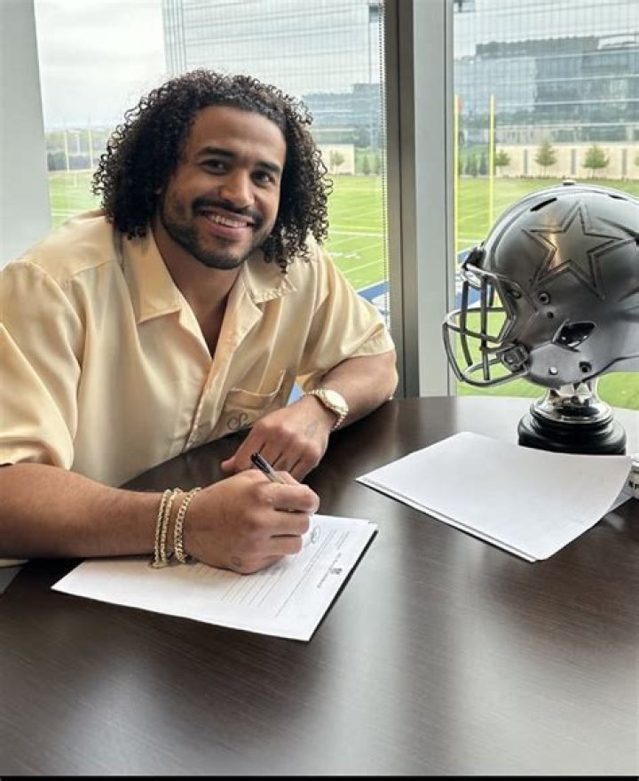 Eric Kendricks Ethnicity, Contract, Salary, Net Worth, Draft, PFF, Instagram, Brother, Jersey, College, Height