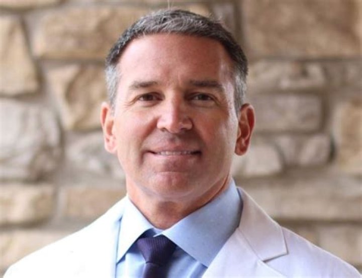 Dr. Erik Nuveen, MD – Oklahoma City, OK