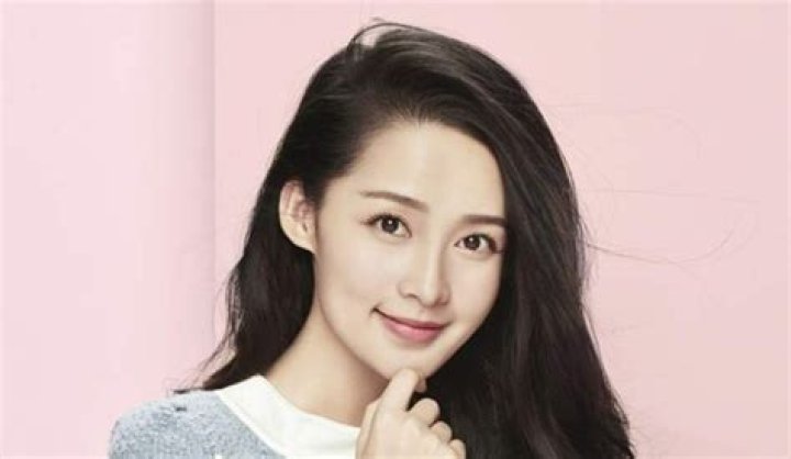 
Esther Qin Height, Weight, Net Worth, Age, Birthday, Wikipedia, Who, Nationality, Biography 