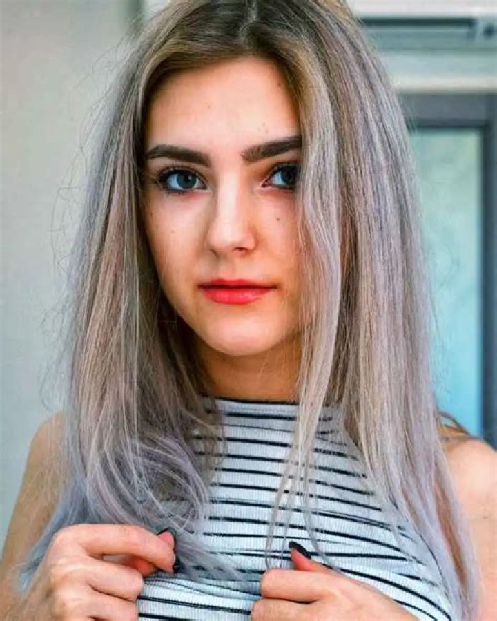 Eva Elfie Biography, age, height, boyfriend, OnlyFans, leaks, videos, pictures, Twitter