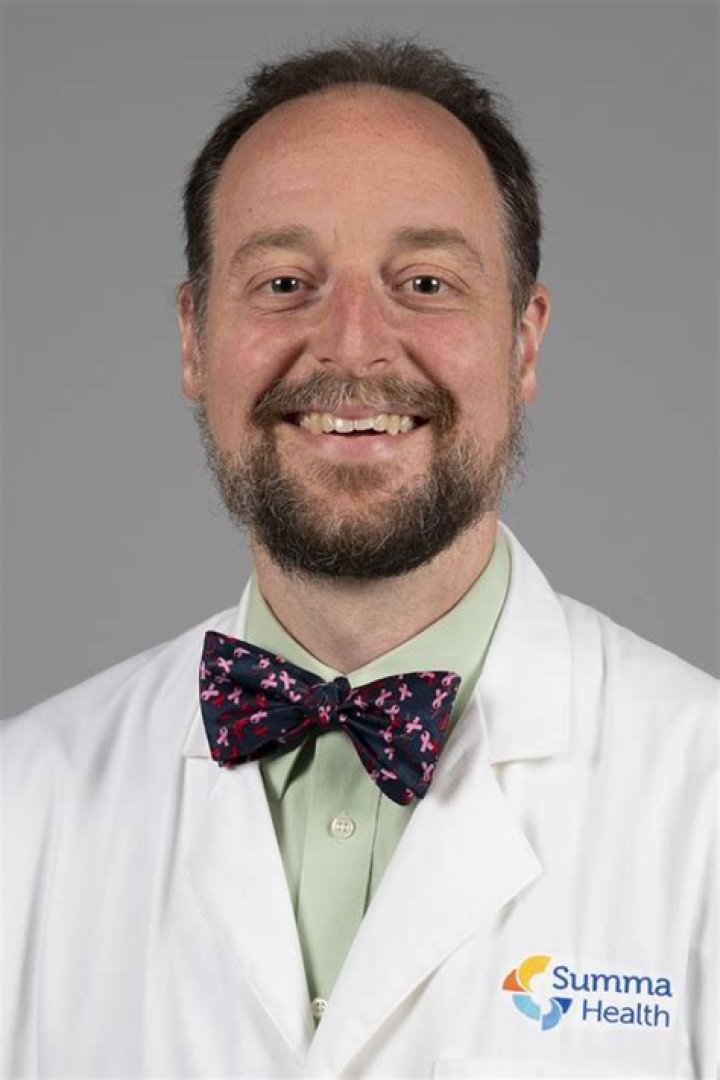 Dr. Evan Howe, MD – Akron, OH