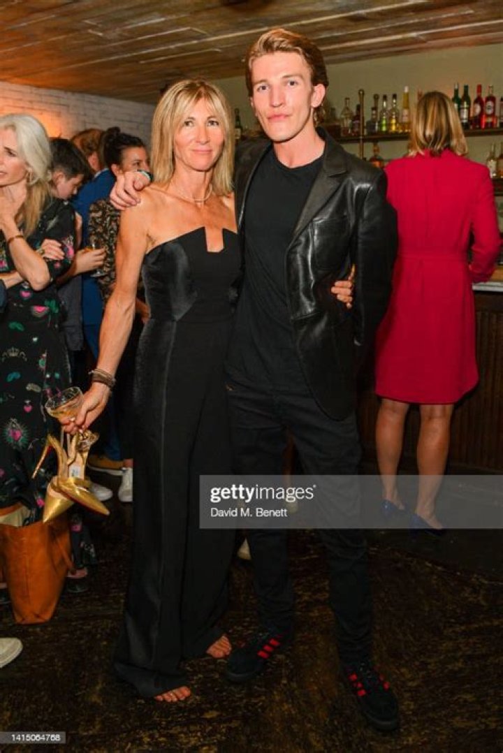 Ewan Mitchell wife: Is Ewan Mitchell married?