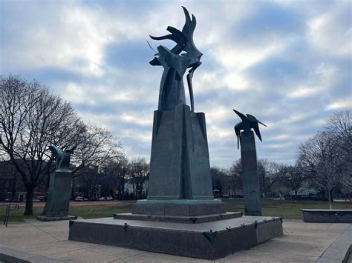 Explore Richard Hunt Dearh, Obituary, Iconic Chicago sculptor