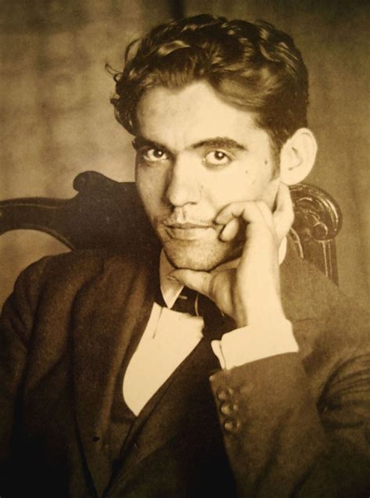 Federico García Lorca Biography - Facts, Childhood, Family Life & Achievements