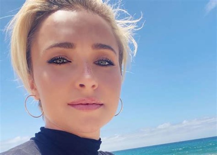 Five Photos To Celebrate Hayden Panettiere’s New Public Instagram