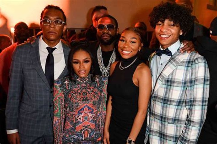 Floyd Mayweather’s Daughter Posts Heartbreaking Video After Losing Her Mom — Gets Uplifted By Worried Social Media Users