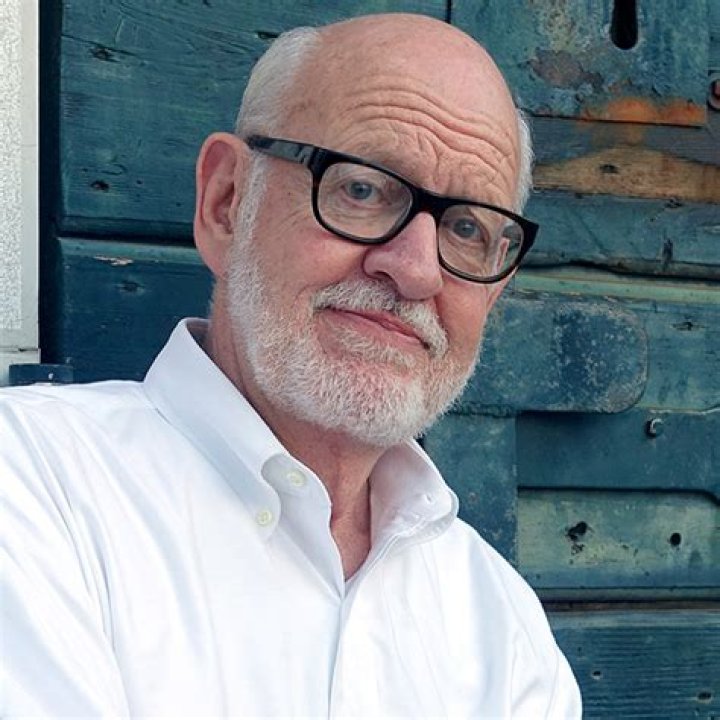 Frank Oz Biography - Facts, Childhood, Family Life & Achievements
