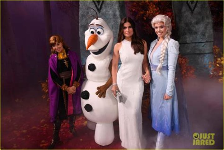 Frozen’s Idina Menzel And Kristen Bell Get Stars On The Hollywood Walk Of Fame — Watch The Red Carpet Video