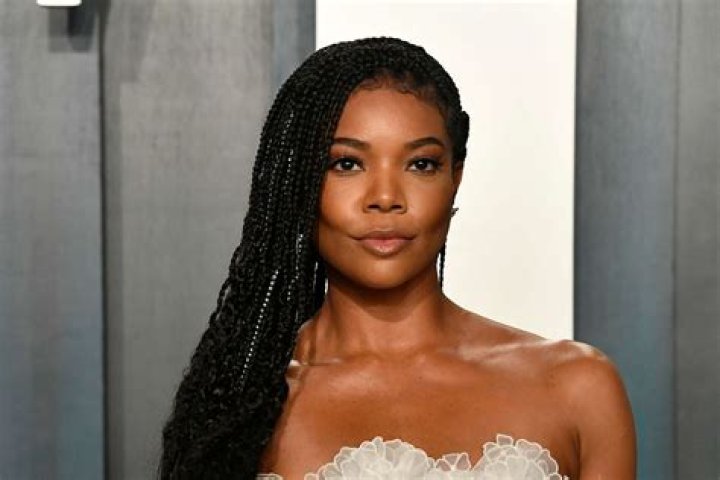 Gabrielle Union Shows Off Her Curves And 2022 Energy In These Family Pics