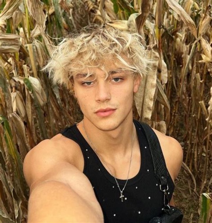 Gage Bills [TikTok Star] Wiki, Net Worth, Family, Height & More