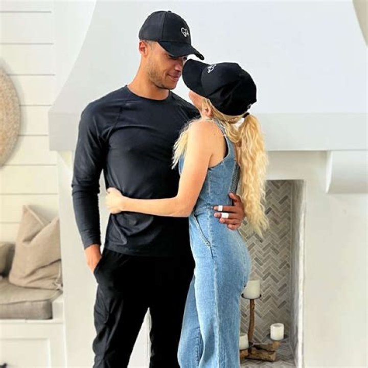 Galey Alix Husband Or Boyfriend Dale Moss | Are They Married