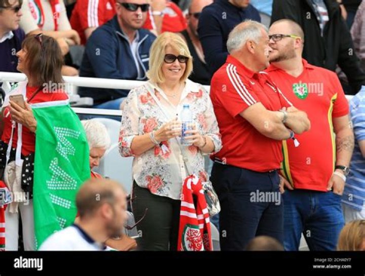 Gareth Bale parents: Debbie Bale, Frank Bale