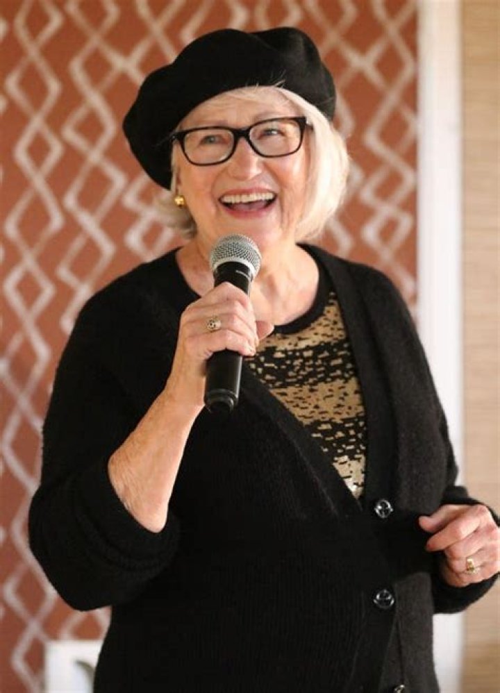 Gayla Peevey Biography - Facts, Childhood, Family Life & Achievements