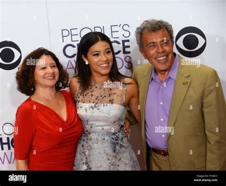 Gina Rodriguez parents: Magali Rodriguez, Genaro Rodriguez