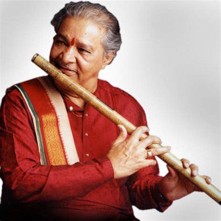 Hariprasad Chaurasia Biography - Childhood, Life Achievements & Timeline