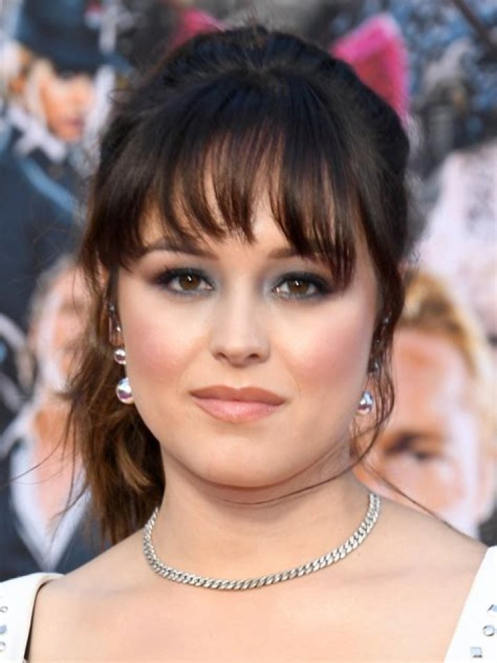 Hayley Orrantia Biography - Facts, Childhood, Family Life & Achievements