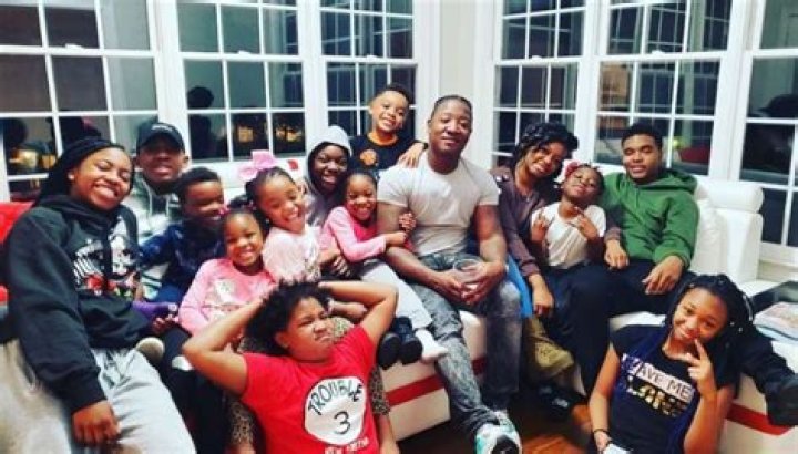 How Are Momma Dee And Yung Joc Cousins? – Celebrity