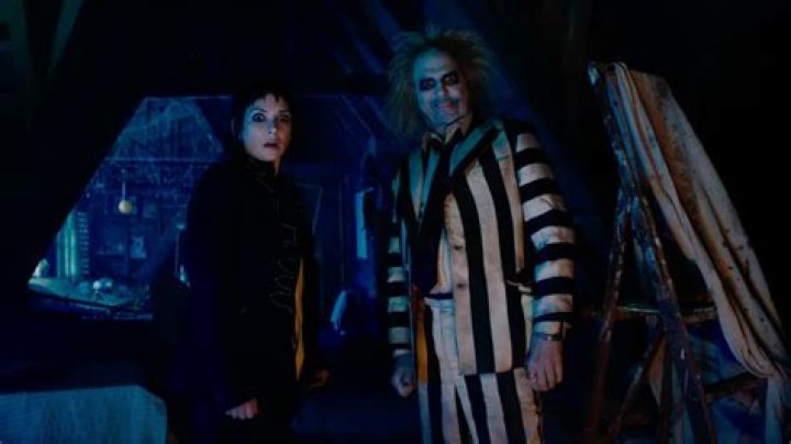How long was Winona married? When did Winona Ryder get engaged?