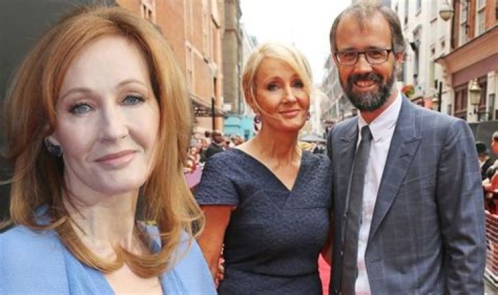 How many children does JK Rowling have?