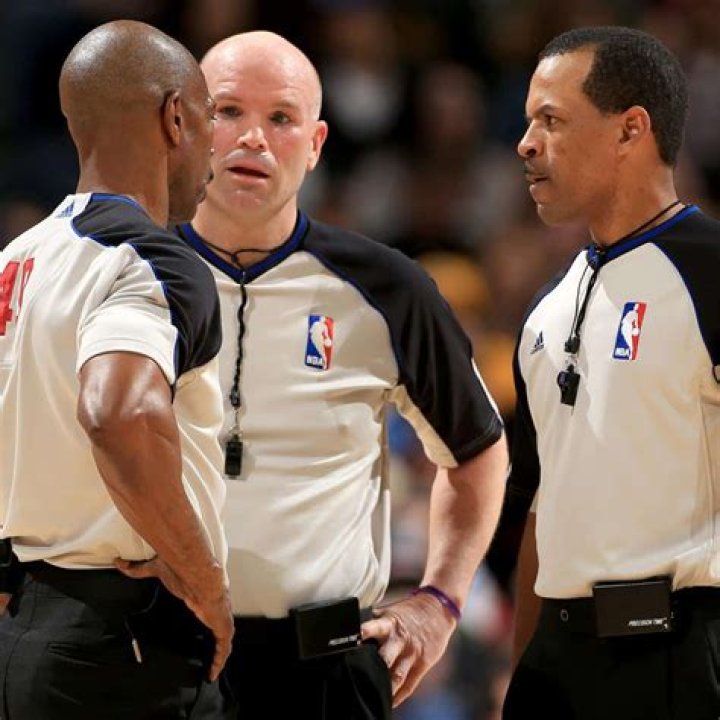 How much do NBA referees make?