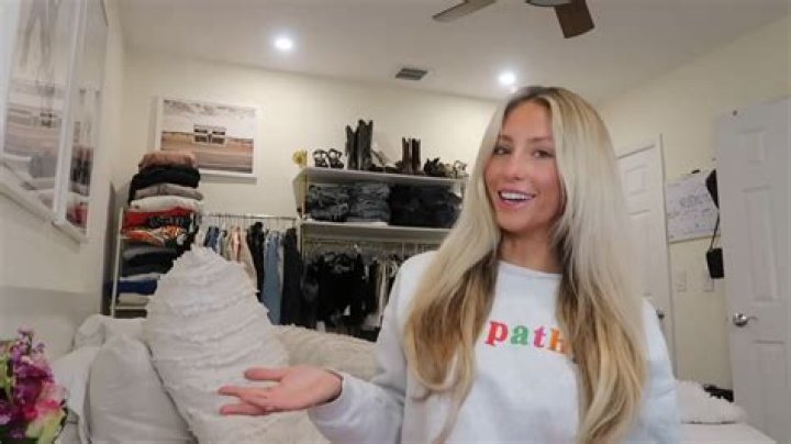 How much does Alix Earle make from TikTok?