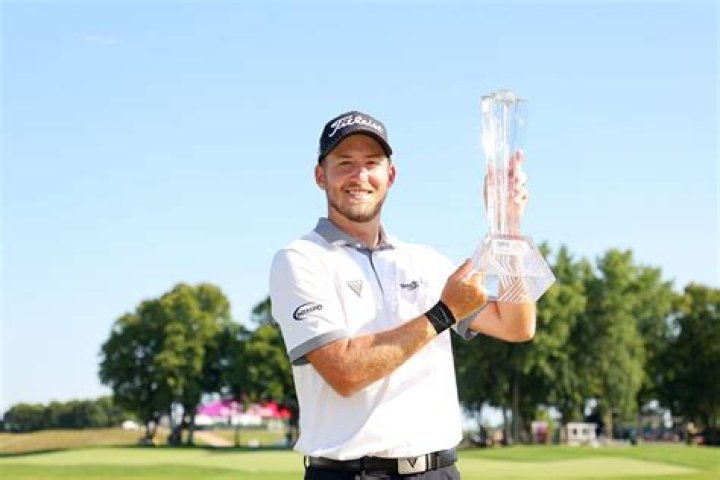 How much is Lee Hodges worth? Career earnings and net worth explored