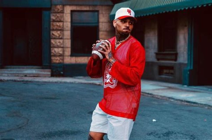 
How Much Money Does Chris Brown Make? Latest Income Salary
