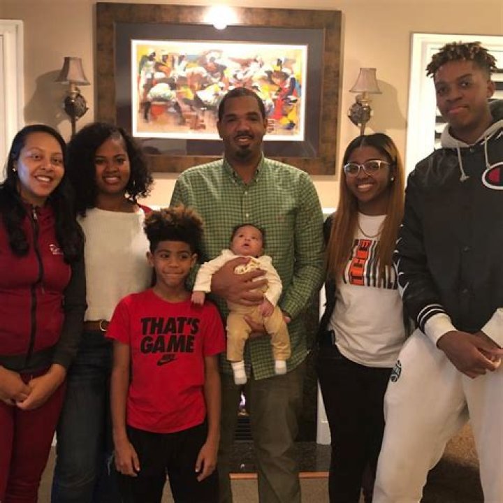 How Old Is Azhane Bacot, Armando Bacot Sister Age? Family Ethnicity And Nationality