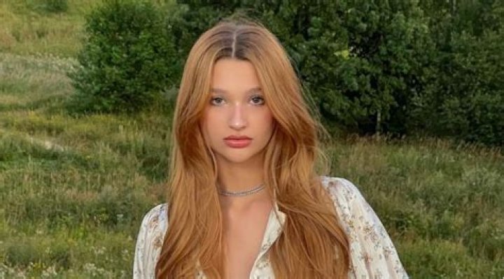 How Old Is Liza Anokhina? – Celebrity