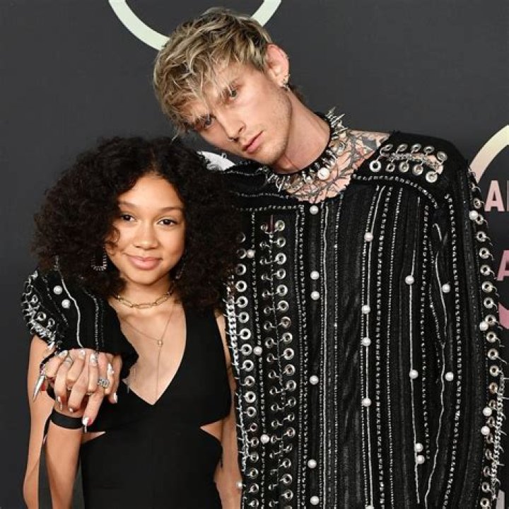 How Old Was Machine Gun Kelly When He Had His Daughter? – Celebrity
