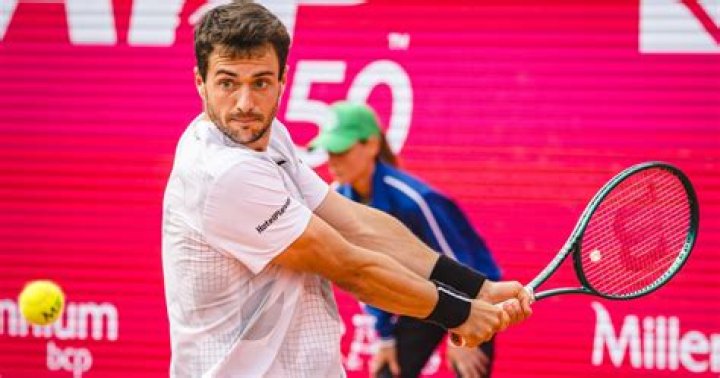 How tall is tennis player Pedro Martínez? How much does Pedro Martínez weigh?