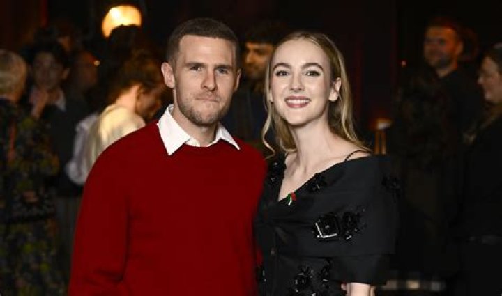 Iain De Caestecker Height, Weight, Net Worth, Age, Wiki, Who, Instagram, Biography