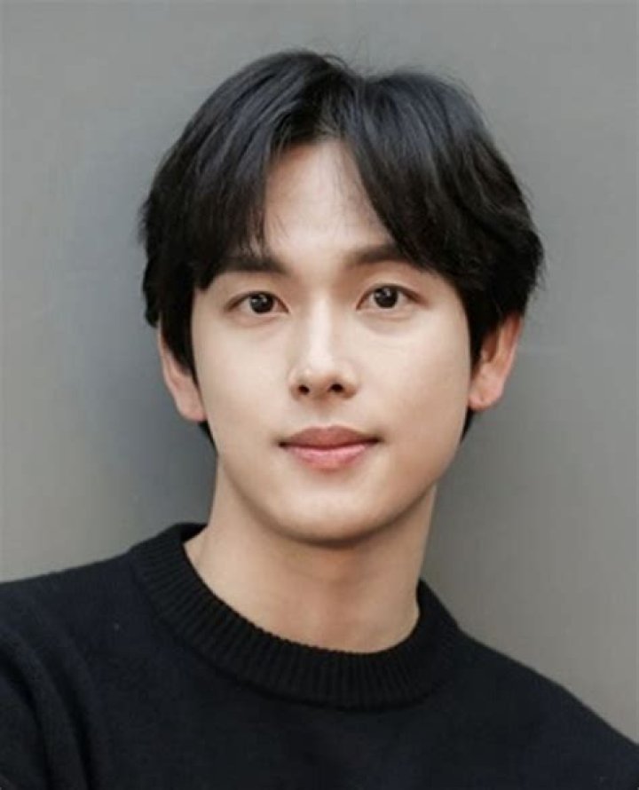 Im Si Wan (Siwan) Biography