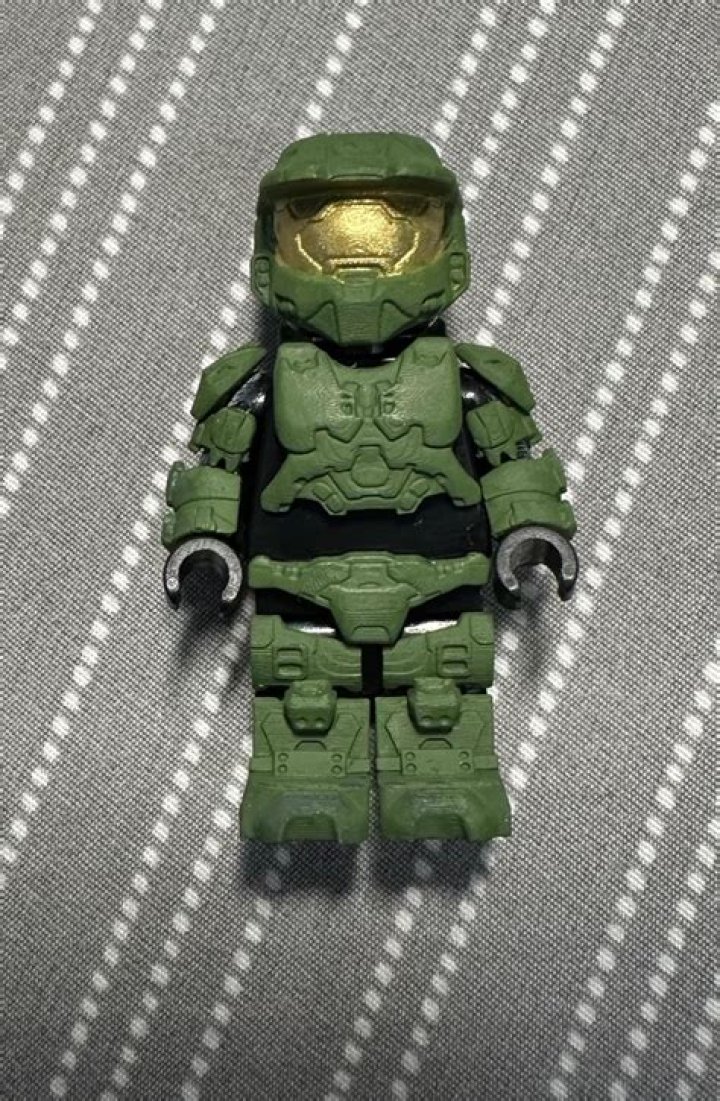 Impressive Master Chief Lego helmet finished just in time for Halo day