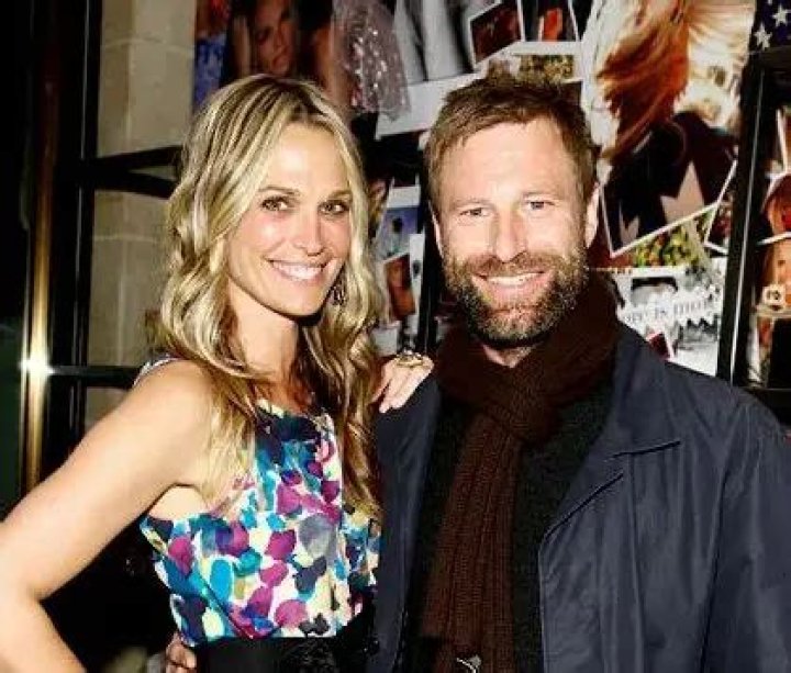 Is Aaron Eckhart Married Or In A Relationship, Who Is His Wife Or Girlfriend?
