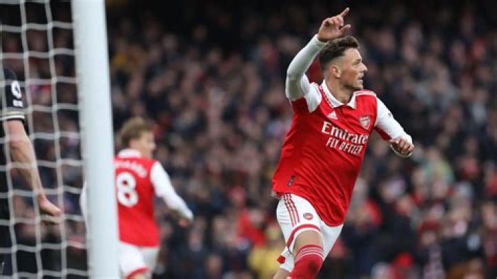 
Is Ben White Married? Arsenal Star Ben White Bio, Age, Height, Wife, Net Worth, Family, Instagram 