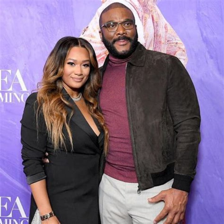 Is Crystal Hayslett Married to a husband? Her Age, Kids & Family also Inside