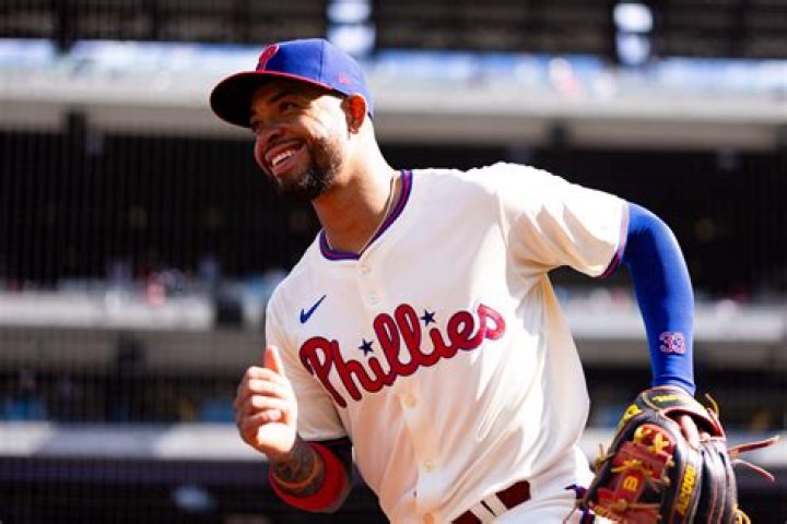 Is Edmundo Sosa Related To Sammy Sosa? Dad Mom And Parents Nationality