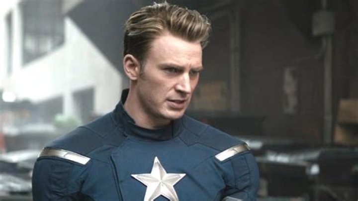 Is ‘Hot Ones’ Sean Evans related to Chris Evans?