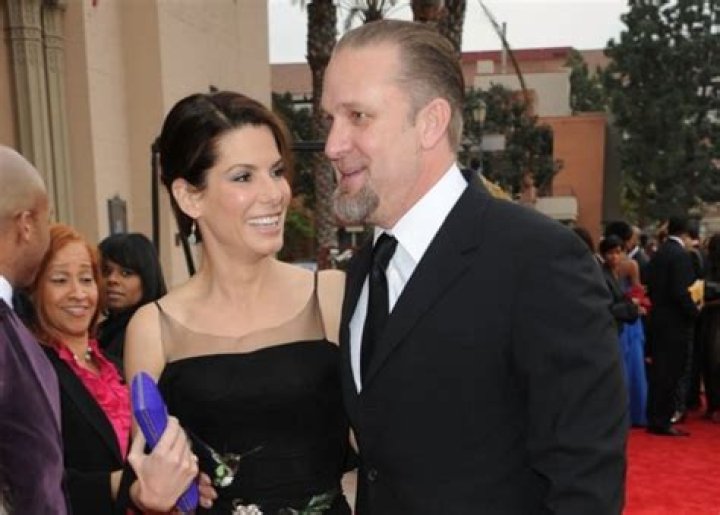 Is Jesse James Blaming America’s Sweetheart Sandra Bullock For His Unhappiness?